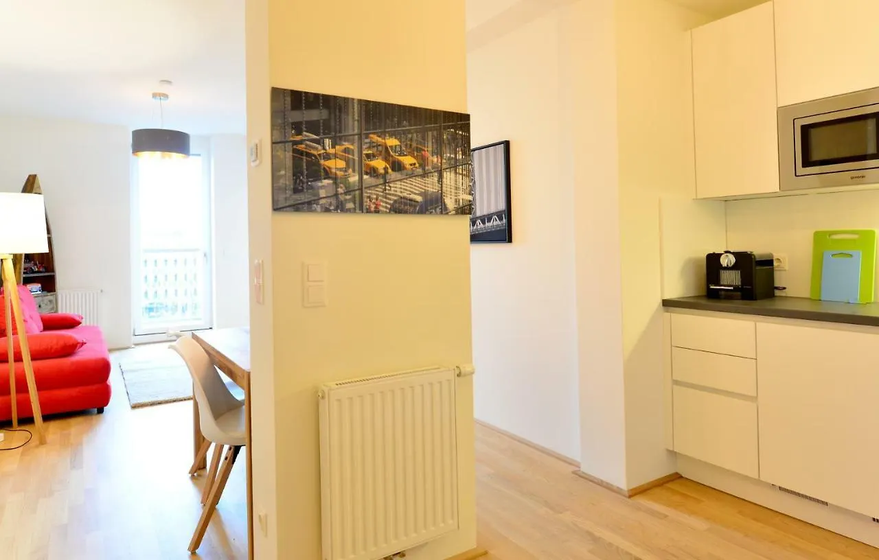 Self-Check-In With View & Free Parking Apartment Vienna Austria
