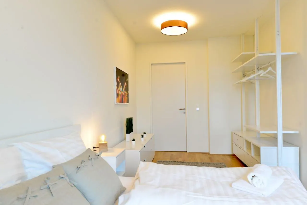 Self-Check-In With View & Free Parking Apartment Vienna