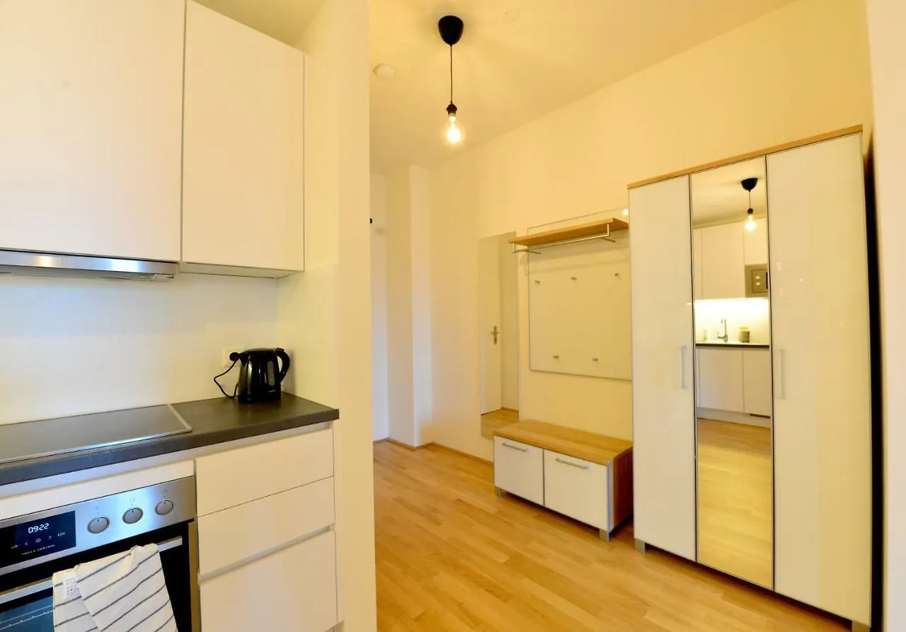 Self-Check-In With View & Free Parking Apartment Vienna Austria